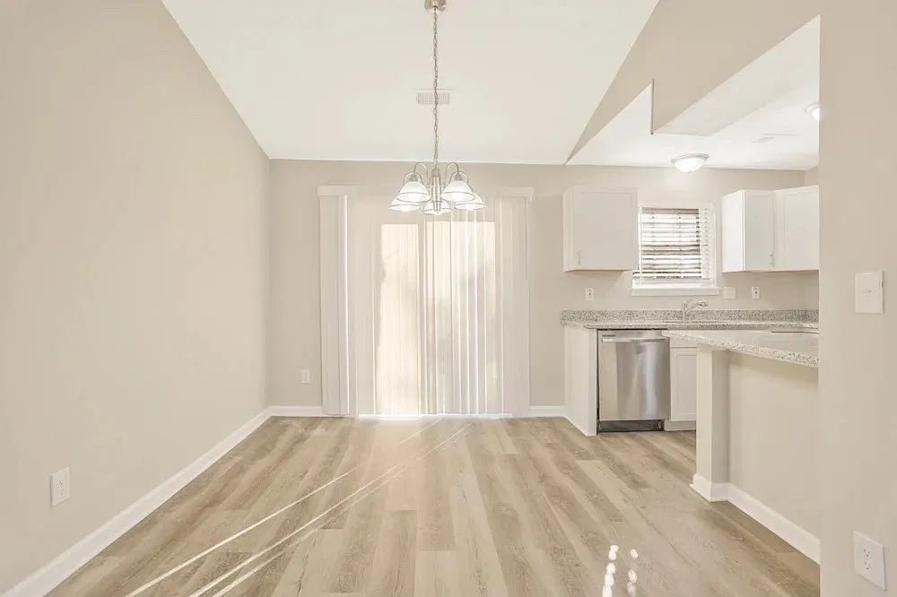 3 bed, 1456 sqft, $1,600 — Photo 4