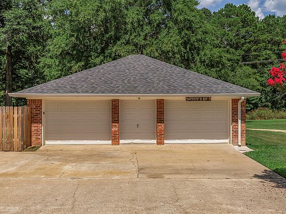 3rd image of 171 Forest Glades Ln