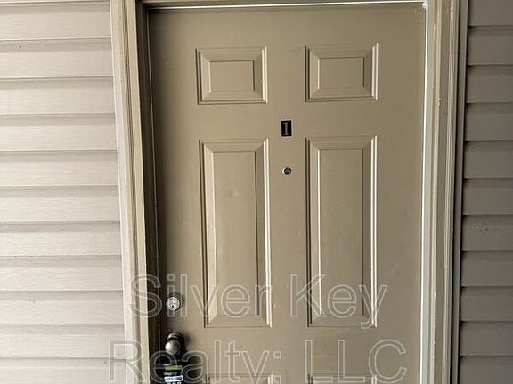 2nd image of 236 Willow Creek Dr APT 1