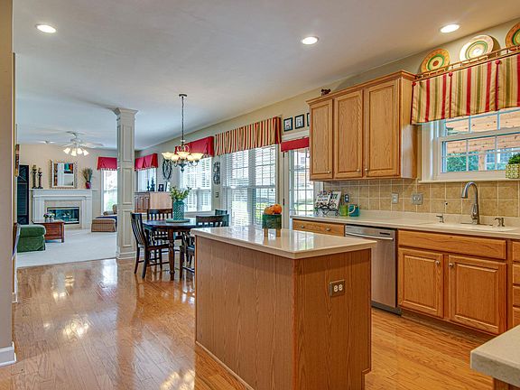 5th image of 116 Abercairn Dr
