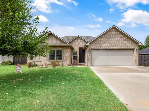 606 Herron St, Prairie Grove, AR 72753