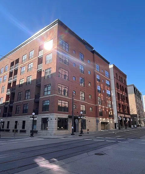 270 4th St E #401 — Photo 1