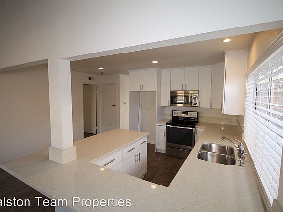 4th image of 2923 Doria Way
