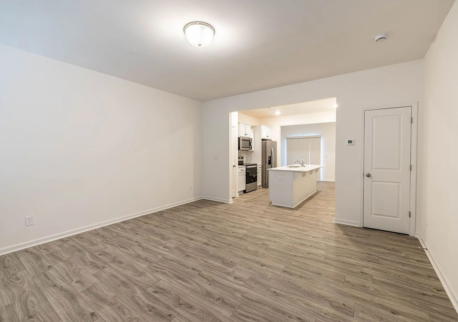 Beautiful 2-Bedroom Townhome With Front Porch & Easy I-85 Access- November 2026 — Photo 2