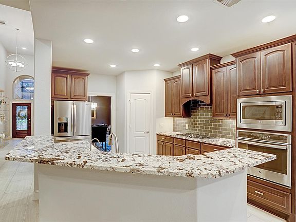 3rd image of 164 Pine Crest Cir