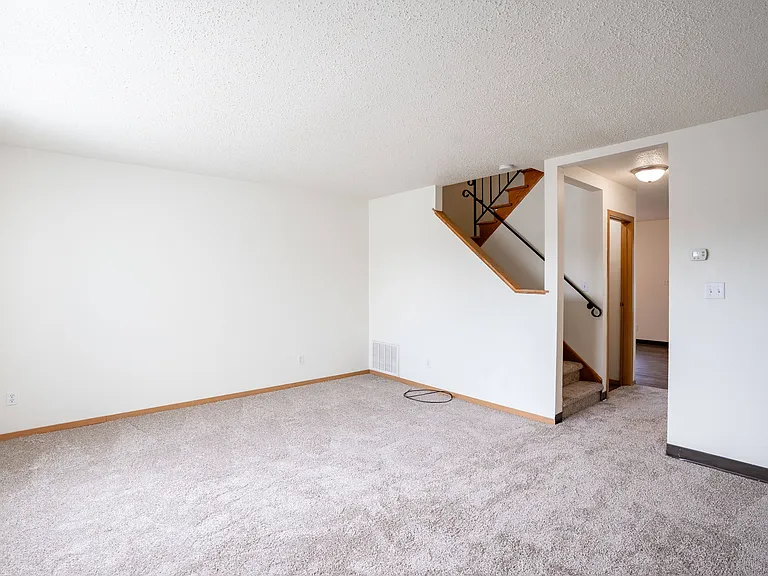West Fargo, ND Sheyenne Terrace Townhomes | 415A | Living