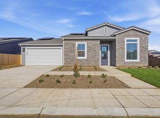 913 Diamond Rd W, Madera, CA 93636