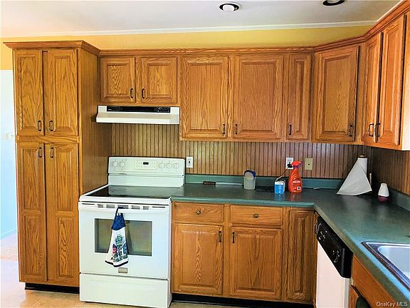 3rd image of 82 Highland Ave