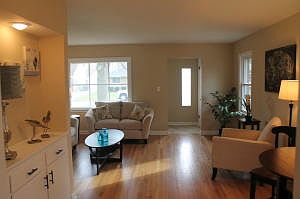 2nd image of 521 N 104th St