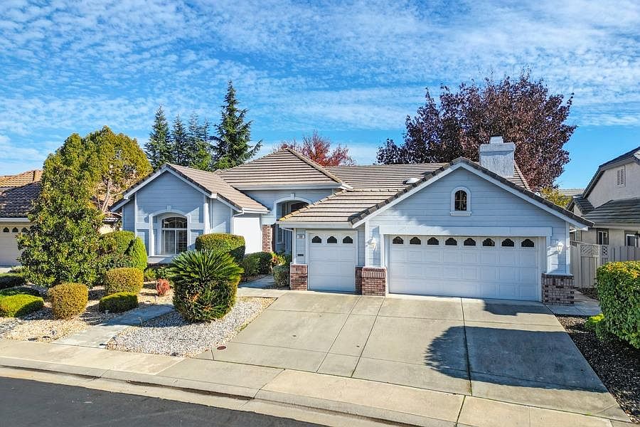 1st image of 108 Fridays Station Ct