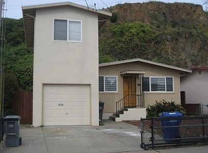 1st image of 121 Pecks Ln