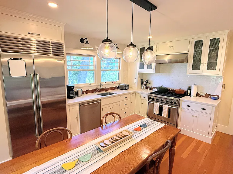 61 Girard Ave — Photo 6