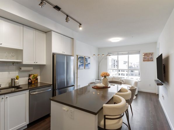 15738 85th Ave #504, Surrey, BC V4N 3G8