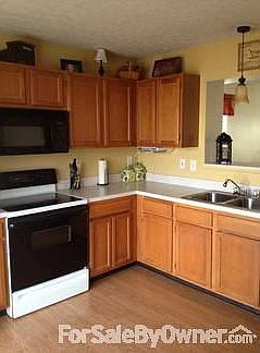 Large Kitchen with Look-Through
						:
						Look-Through opens from Kitchen to Great Room