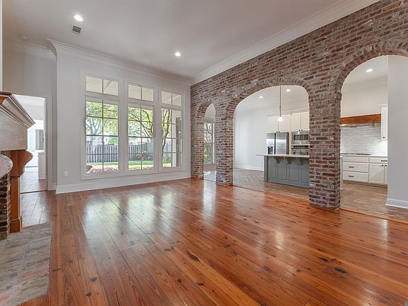 2nd image of 15403 Espirit Dr