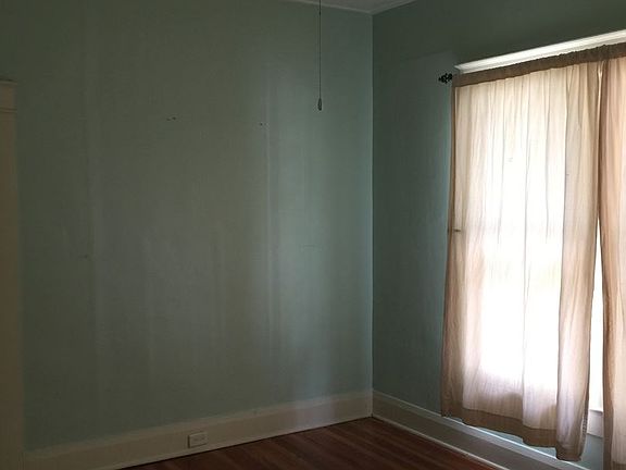 5th image of 406 E North St