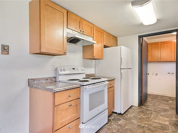 3rd image of 13715 8th Ave E