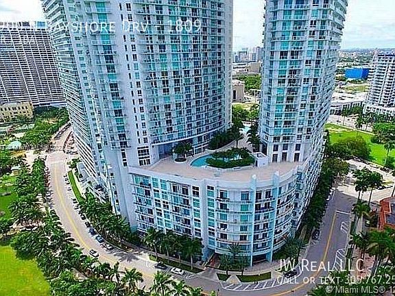 3rd image of 1900 N Bayshore Dr APT 1809