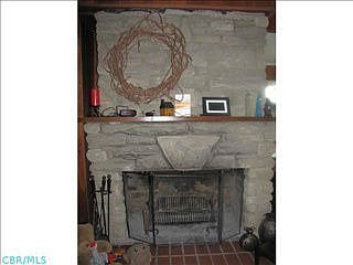 4th image of 2111 Silver St