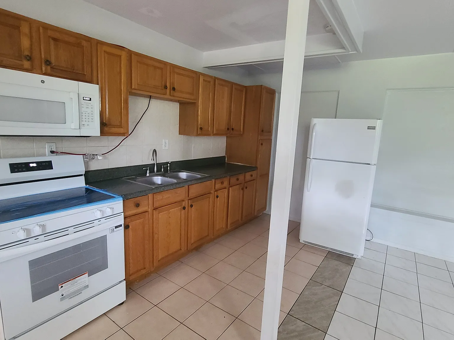 12210 Genoa Dr — Photo 2