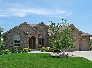 19612 M Cir, Omaha, NE 68135
