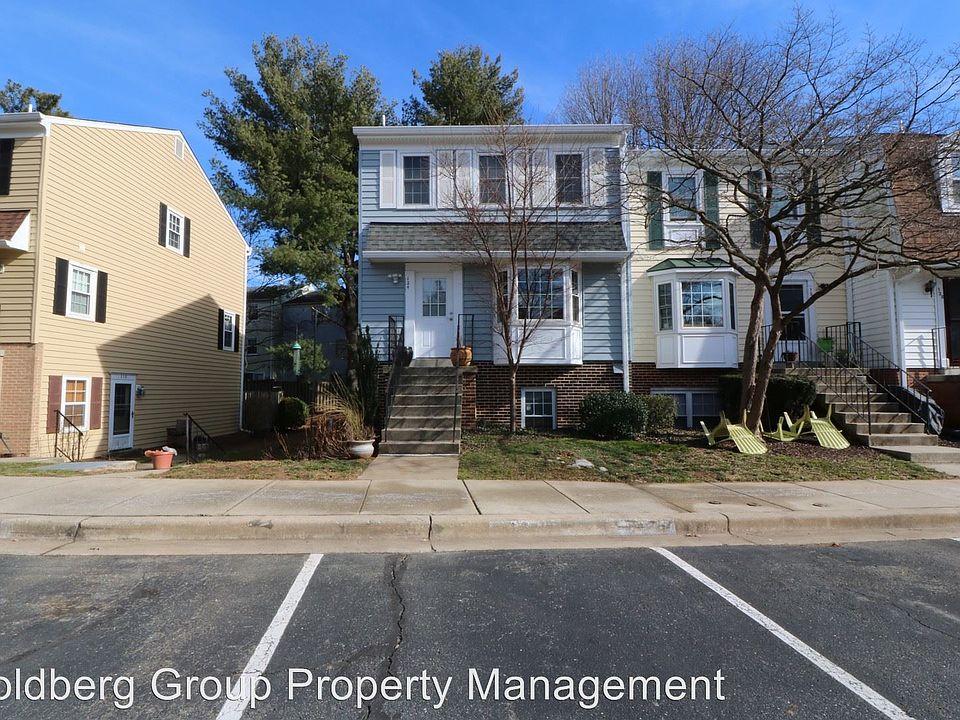 1st image of 124 Barnsfield Ct #216