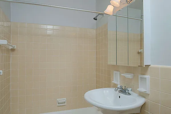 Sold by Houlihan Lawrence | media 17