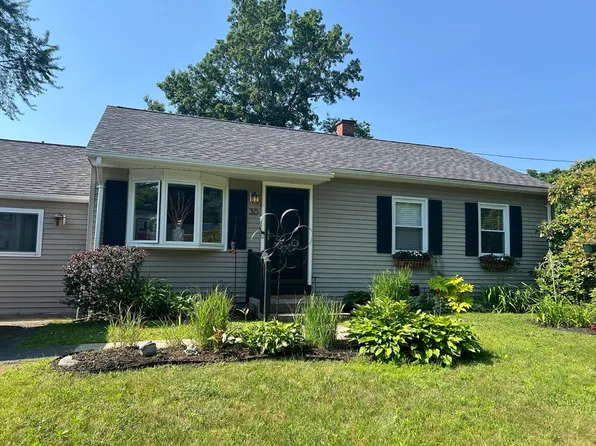 30 Drewsen Dr, Northampton, MA 01062