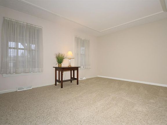 5th image of 7697 Oceola Ln