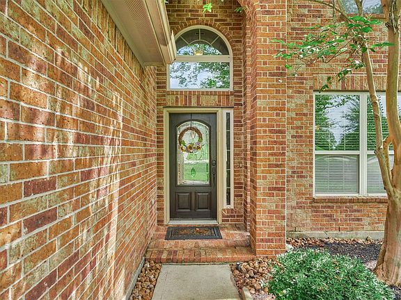4th image of 54 Black Swan Pl
