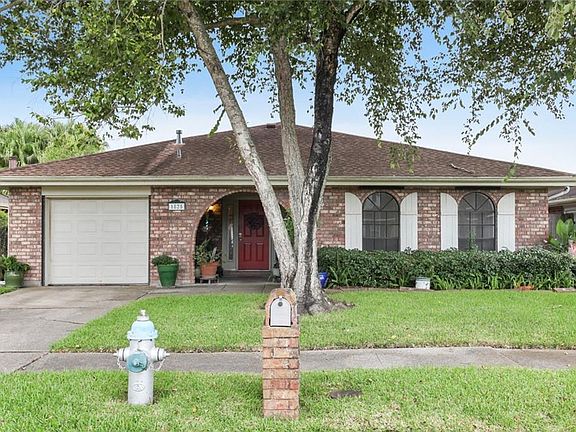 2nd image of 1825 Rivertree Ct