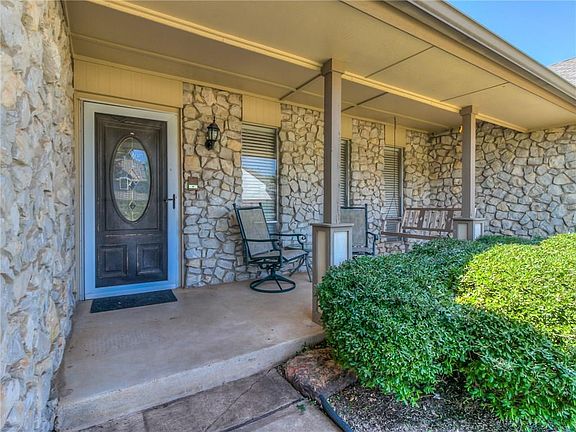 2nd image of 2213 Whitbourne Pl