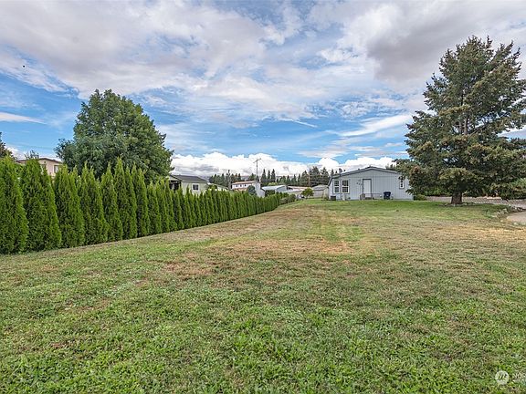 2nd image of 622 S Larch Place