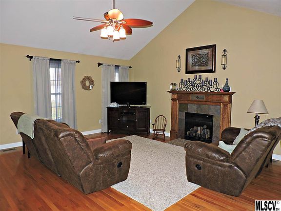 4th image of 1692 Farmington Hills Dr
