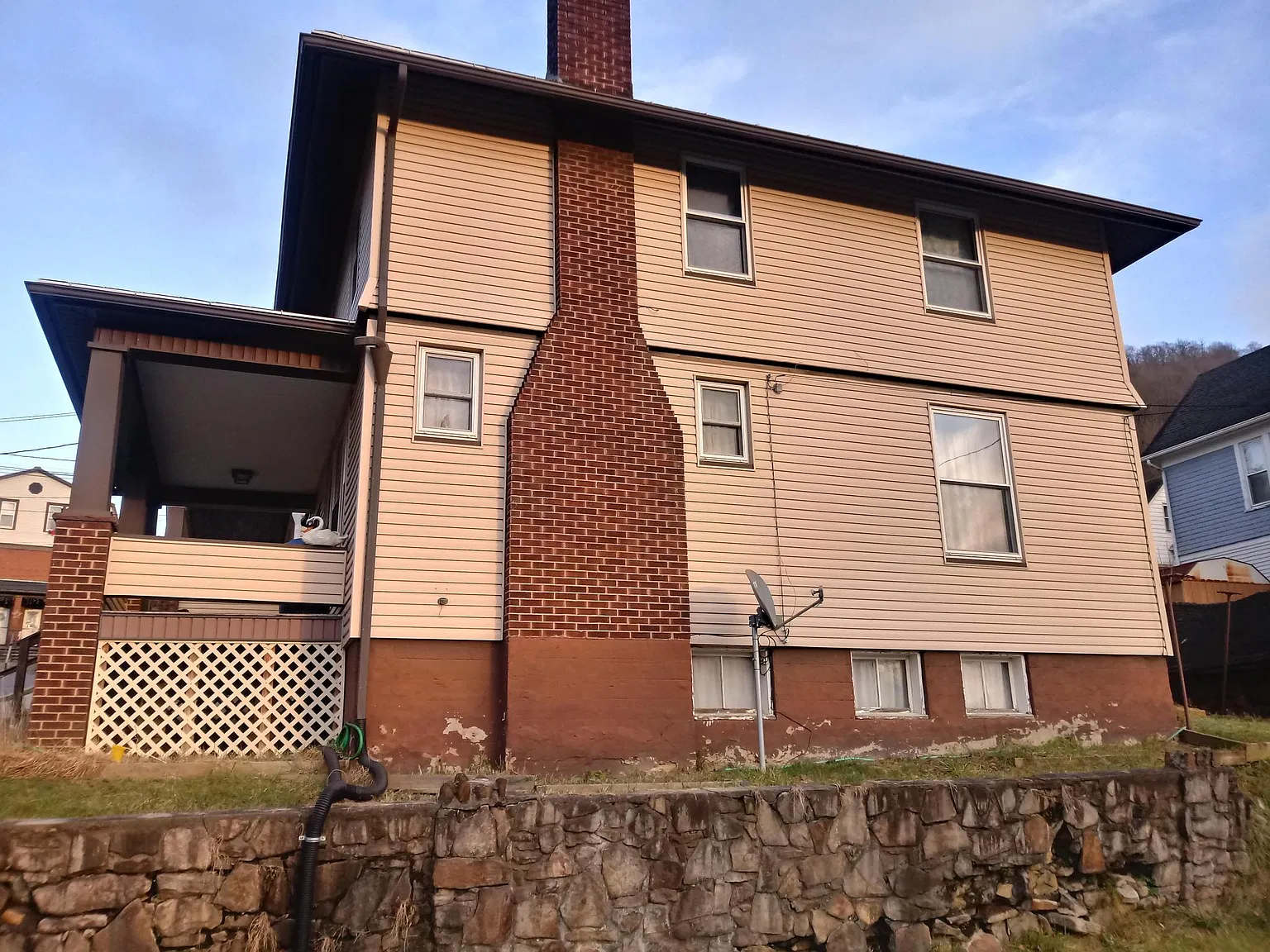 602 Murdock St — Photo 2