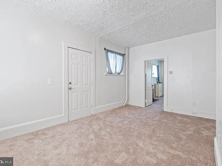 502 S Main St #1A — Photo 4