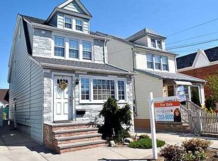 15121 20th Rd, Whitestone, NY 11357