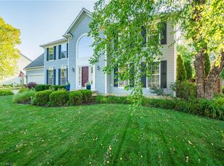 35068 Clear Creek Dr, North Ridgeville, OH 44039