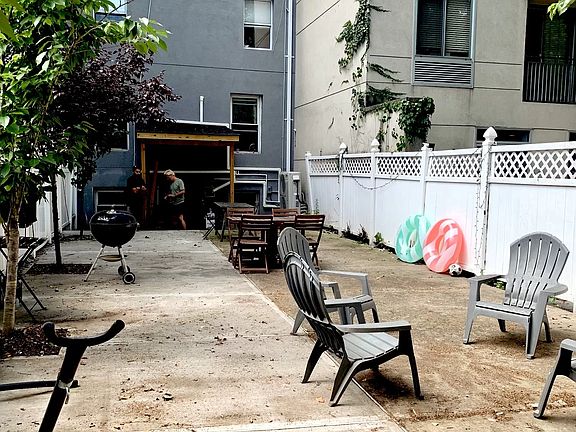4th image of 539 51st Ave