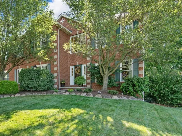 215 Beaumont Trl, Aurora, OH 44202