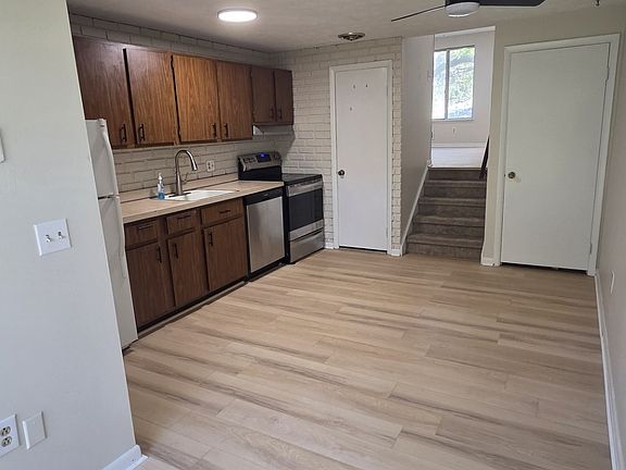 Kitchen angle 2
