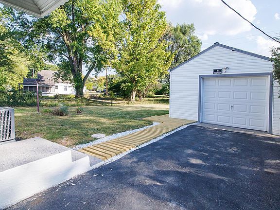 4th image of 2163 Argyle Dr