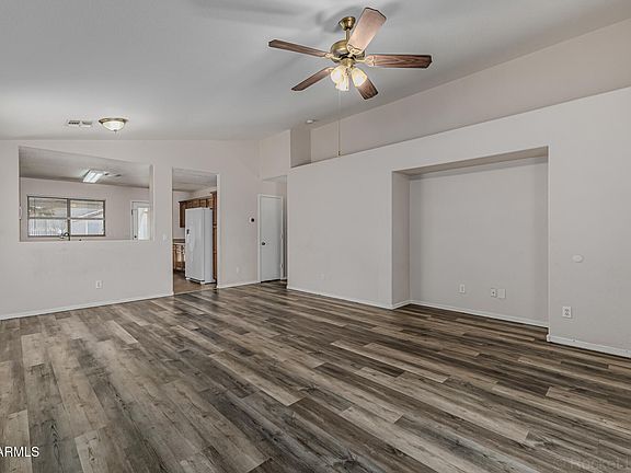5th image of 8531 W MISSION Lane