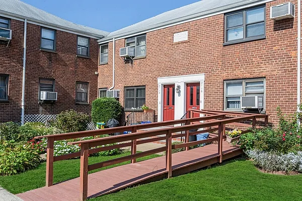 Sold by Douglas Elliman | media 20