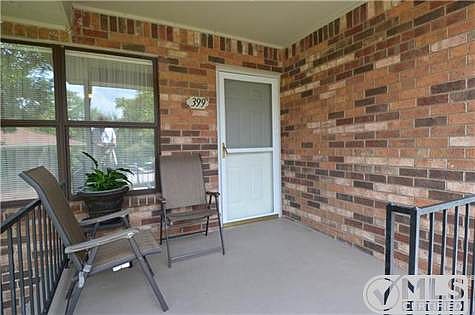 3rd image of 399 Deer Lake Dr
