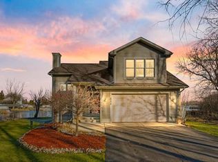 222 Wildwood Dr, Ingleside, IL 60041