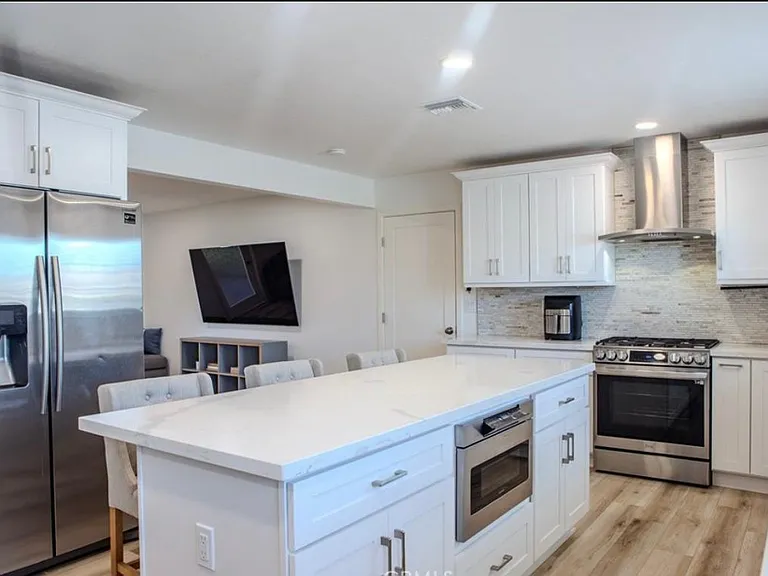 520 Ronwood Ave — Photo 9