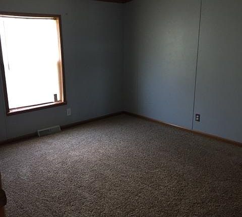 5th image of 45589 Laura Dr