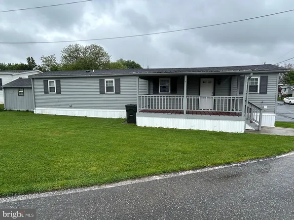 883 E Main St Trailer 12, Ephrata, PA 17522
