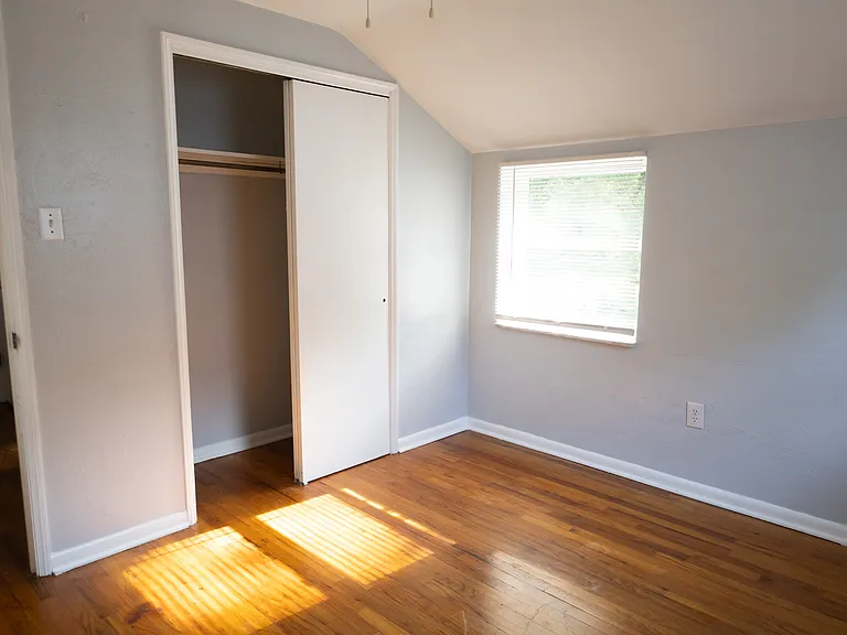335 Pennoak Dr — Photo 14